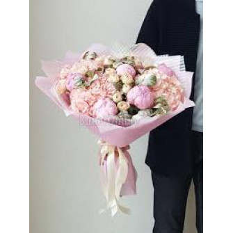 Букет из древовидного пиона